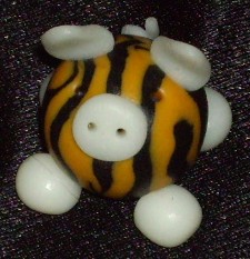 small pig figurine, kleines schwein